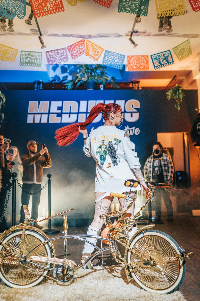 1 year Anniversary T-Shirt - Black/cream/white